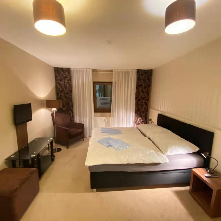 Golden Fish Apartmany Xia เปิลเซน ภายนอก รูปภาพ