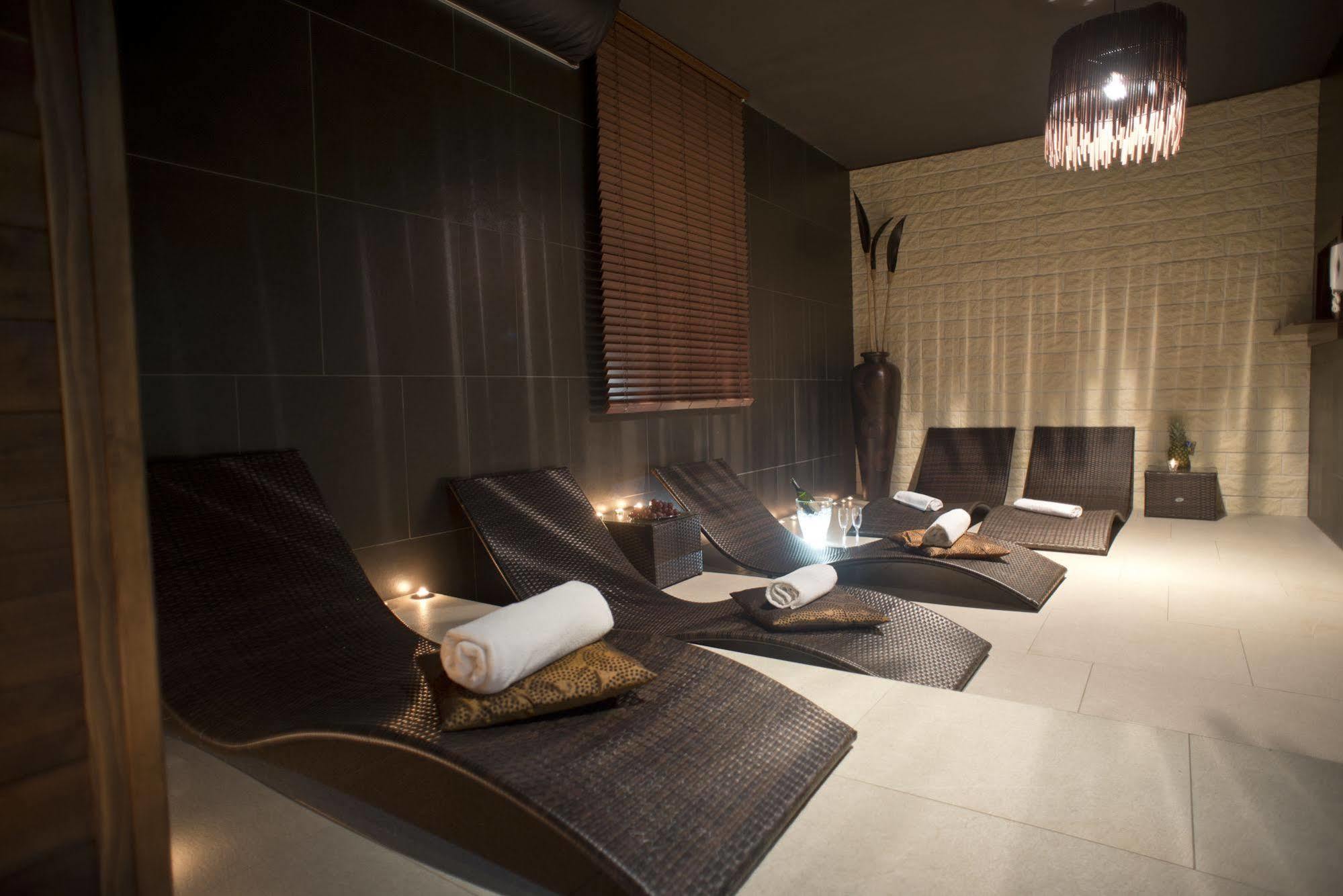 Golden Fish Apartmany Xia เปิลเซน ภายนอก รูปภาพ